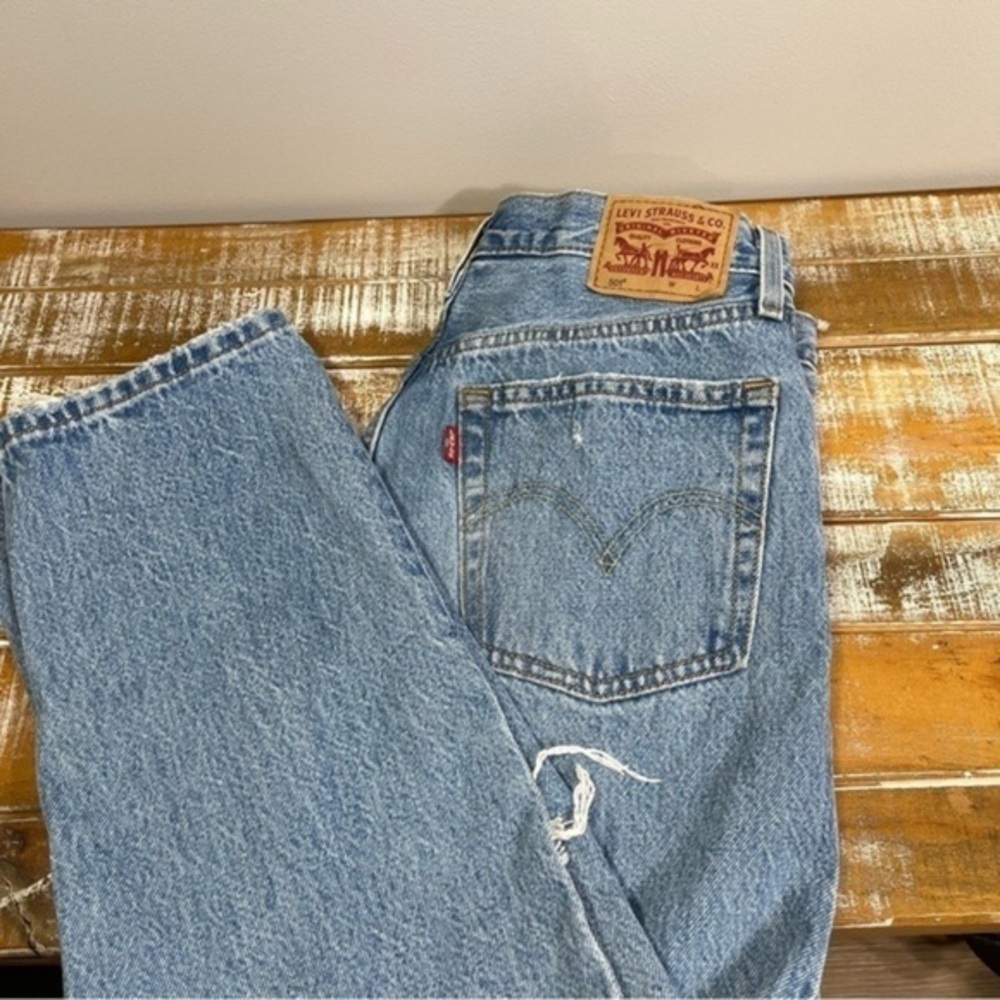 Levi’s® 501 Women’s distressed Jean Size 27 Color Blue Wash - Picture 7 of 14